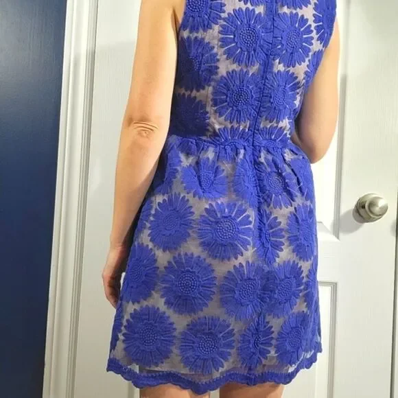 Ellison Structured Retro-style Mini-dress M - Picture 2 of 7